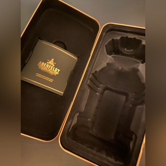 ABERFELDY Scotch Whiskey Tin - Picture 4 of 7